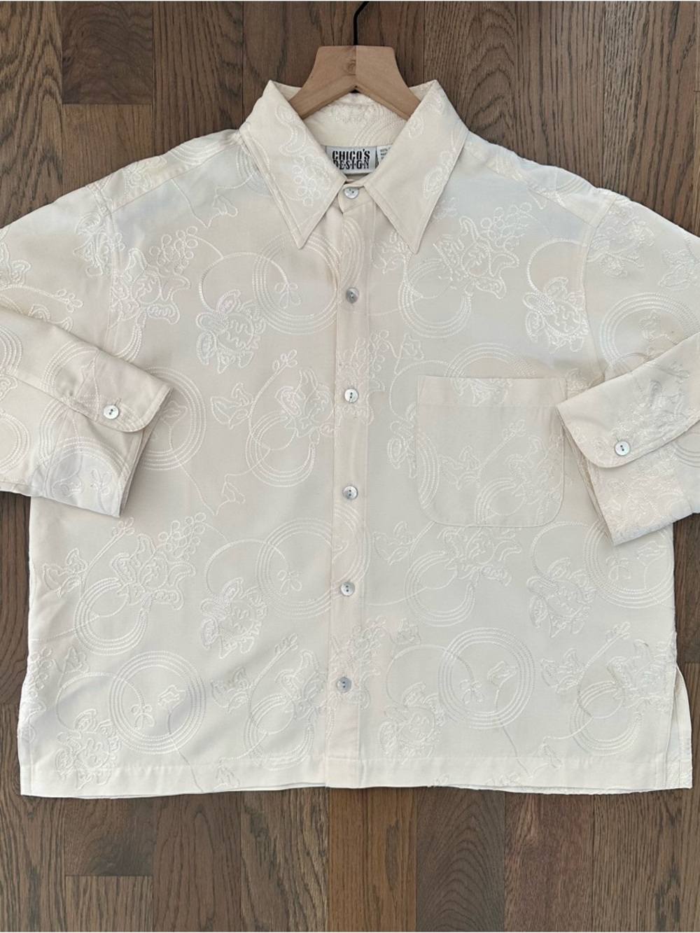 Vintage Chico's Floral Embroidered 100% Silk Button Front Shirt Cream Size 2 / M - Picture 7 of 9